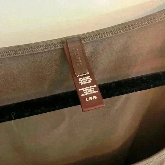 Skims brown long sleeve - Picture 3 of 3